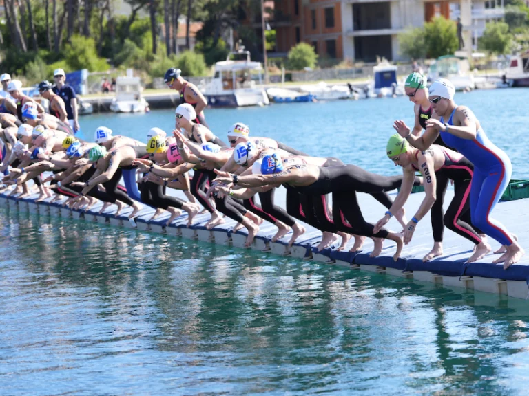 Hongaarse dominantie op de 10 km EK openwaterzwemmen in Stari Grad 2025