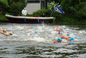 Uitslagen openwater zwemwedstrijden Swim-in Leiden en Bodegraven 2026 plus foto’s